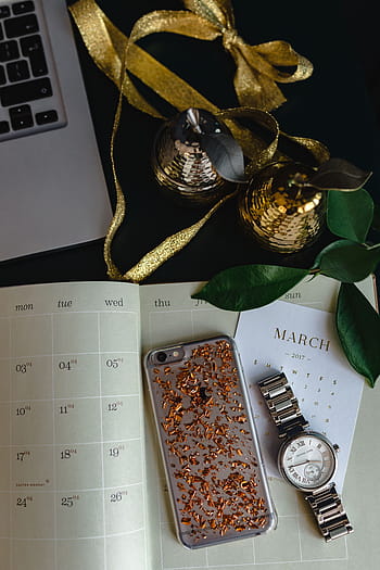 meja kantor rumah, macbook, iphone, kalender, jam tangan, &, penyelenggara, kantor, ruang kerja, tempat kerja, telepon