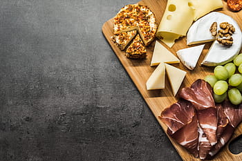 plato de queso, camembert, queso, hormigón, tarde, comida, gourmet, uvas, vid, jamón, hambre