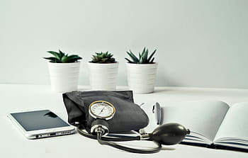 manset tekanan darah, ponsel, perangkat, kantor, pengaturan., perawatan kesehatan, kantor dokter, kantor., tekanan darah, klinik, desktop