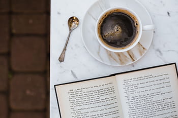 cangkir, kopi, terbuka, buku, putih, tidak ada, meja, santai, waktu, buku yang dibuka, kafe
