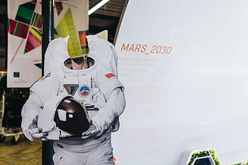 pameran luar angkasa, minimal, minimalis, putih, pameran, luar angkasa, astronot, masa depan
