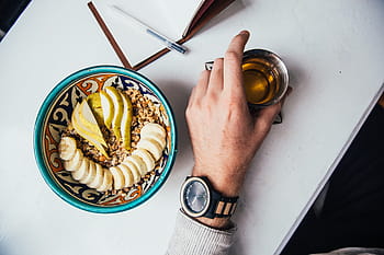 tazza da tè, held, maschio, mano, muesli, piatto, tavolo, bevanda, bere, pasto, prima colazione