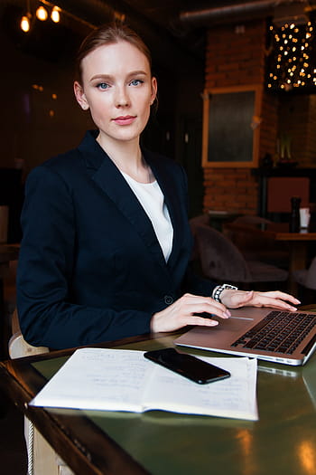 business, lady, woman, girl, computer, smile, café, work, advice, beautiful, the success of the
