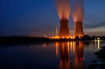 エネルギー、 原子力発電所、 グロンデ、 より弱い、 川、 イブニング、 異常終了、 蒸気、 発電所、 現在、 電源