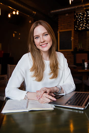 business, lady, woman, girl, computer, smile, café, work, advice, beautiful, the success of the