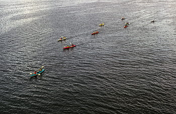 空中、 見る、 チーム、 カヤッカー、 海、 冒険、 カヌー、 海洋、 スポーツ、 旅行、 冒険的な