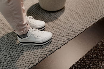 mujer, blanco, zapatillas de deporte planas, zapatillas de deporte, zapatos, zapatos blancos, planas, plataforma, gamuza blanca, pantalón rosa, rosa